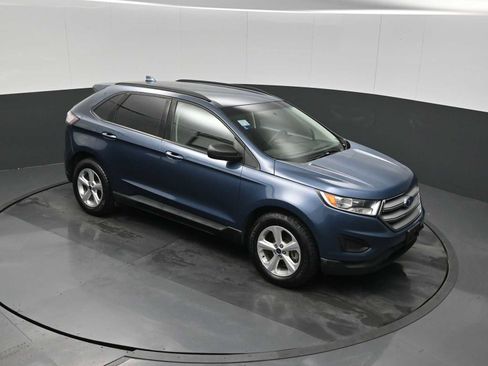 Used 2018 Ford Edge SE image 12