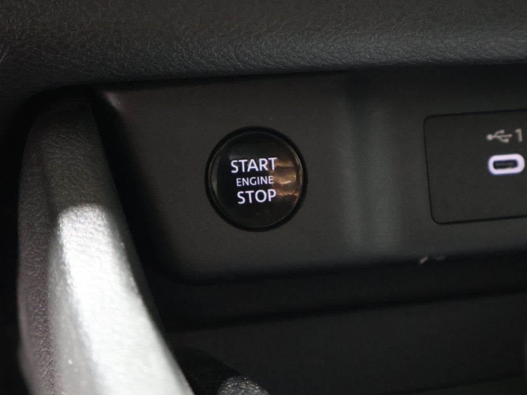 Used 2024 Nissan Rogue SV AWD/4WD image 28