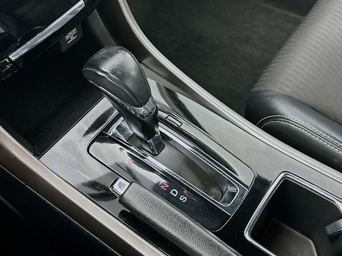 Used 2017 Honda Accord Sport image 16