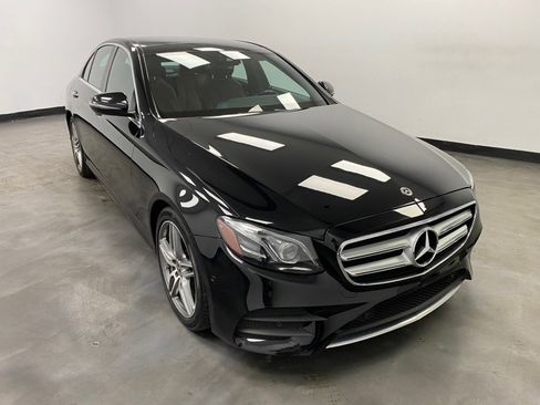 Used 2018 Mercedes-Benz E 300 4MATIC w/ Premium 2 Package image 4