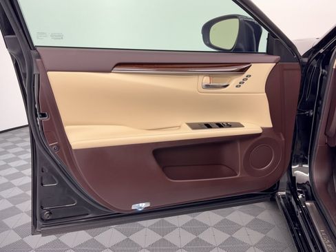 Used 2017 Lexus ES 350 w/ Luxury Package FWD image 14
