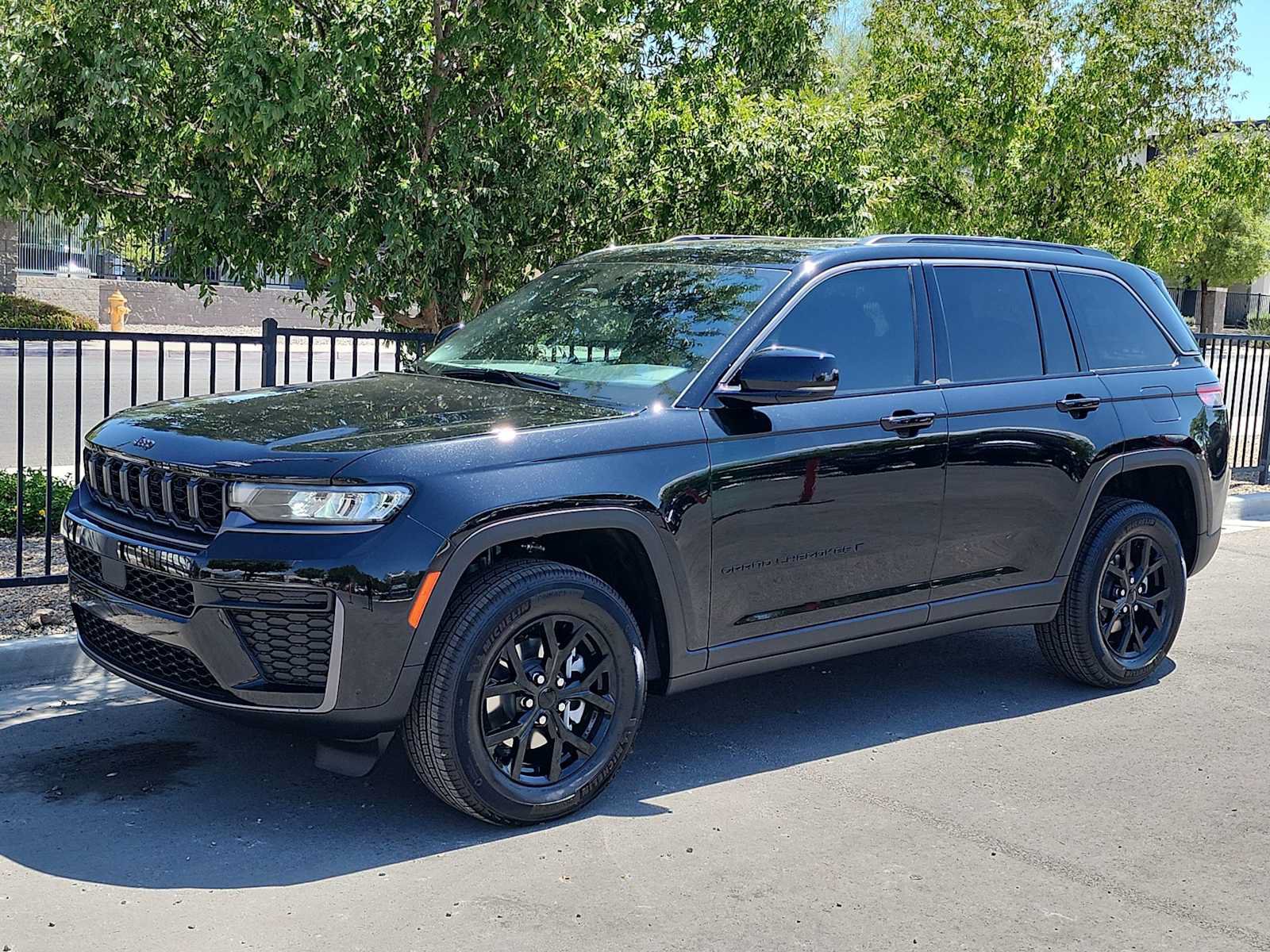 New 2026 Jeep Grand Cherokee Altitude AWD/4WD image 4