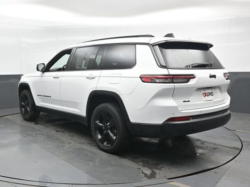 Used 2023 Jeep Grand Cherokee L Laredo AWD/4WD image 9