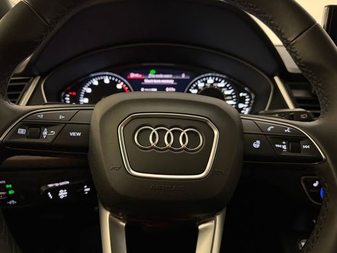 Used 2023 Audi Q5 2.0T Premium w/ Convenience Package AWD/4WD image 11