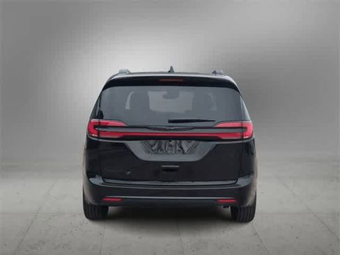 New 2026 Chrysler Pacifica Select w/ S Appearance Package image 7