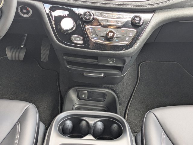 New 2026 Chrysler Pacifica Select FWD image 19