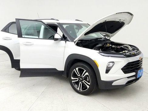 Certified 2024 Chevrolet TrailBlazer LT w/ Driver Confidence Package image 10