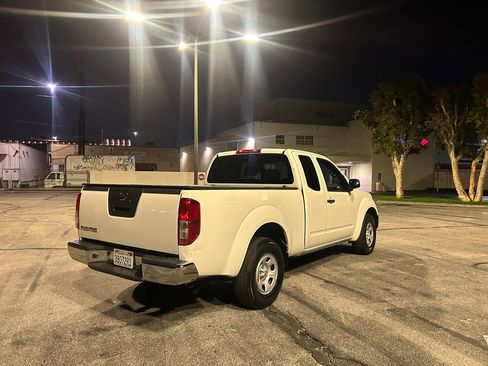 Used 2014 Nissan Frontier S image 5