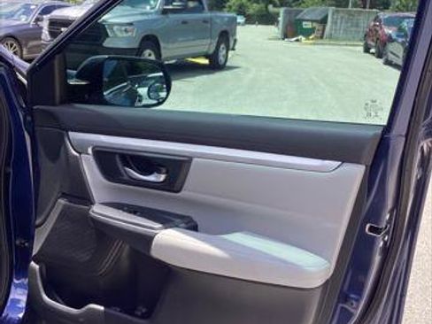 Used 2018 Honda CR-V LX image 28