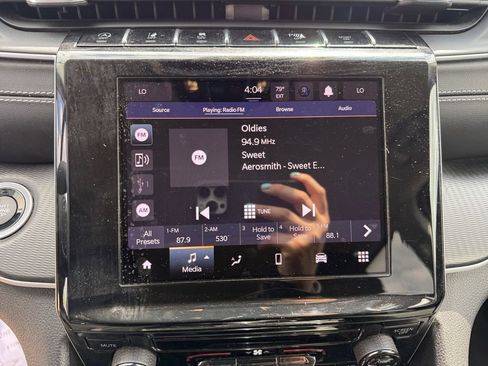 Used 2024 Jeep Grand Cherokee Laredo RWD image 28