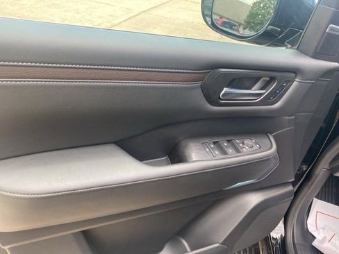 New 2025 Nissan Armada Platinum w/ Convenience Package image 17