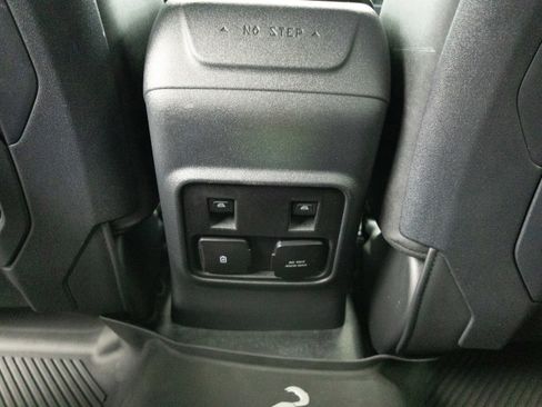 Used 2023 Ford Bronco Badlands image 26