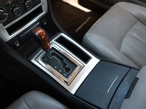 Used 2007 Chrysler 300 C image 36