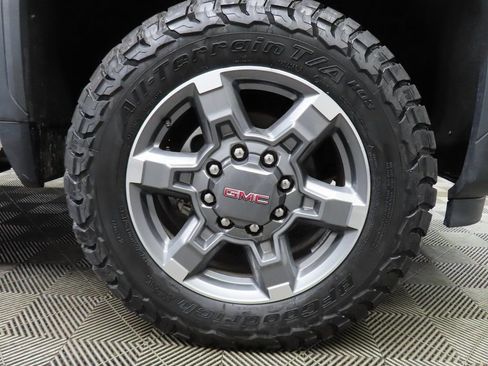 Used 2025 GMC Sierra 2500 SLT w/ SLT Convenience Package image 8