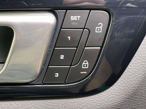 Certified 2023 Porsche Cayenne S Platinum AWD/4WD image 36