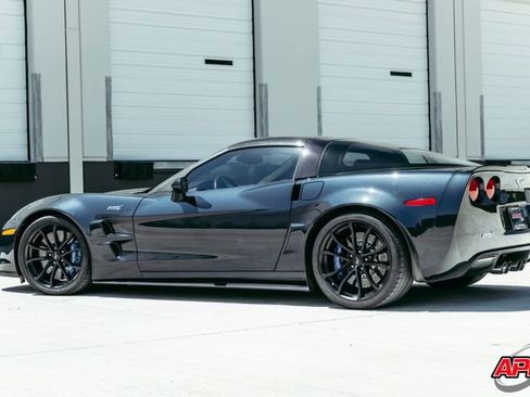 Used 2013 Chevrolet Corvette ZR1 w/ 3ZR Preferred Equipment Group RWD image 3