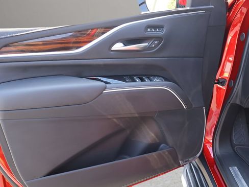 Used 2023 Cadillac Escalade Premium Luxury RWD image 9