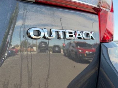 Used 2019 Subaru Outback 2.5i Limited AWD/4WD image 9