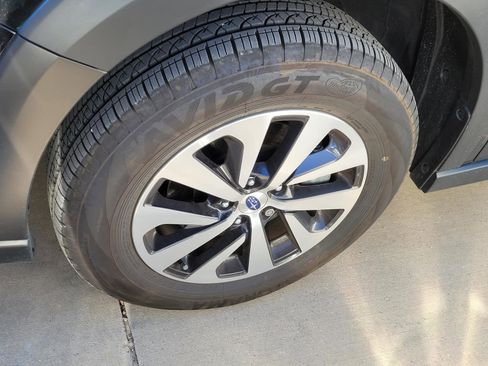 Used 2025 Subaru Outback Premium image 2