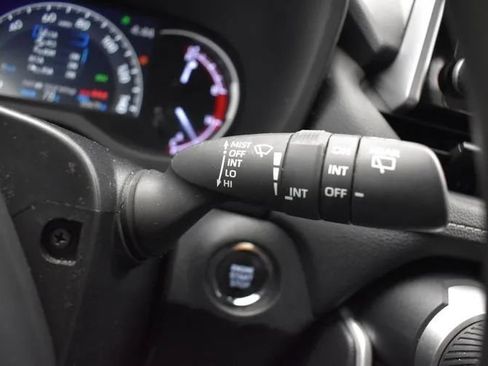 Used 2024 Toyota RAV4 XLE FWD image 26