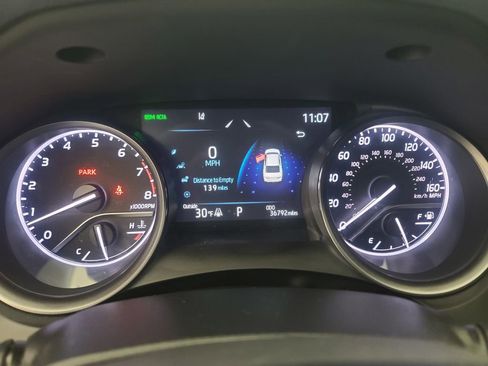 Used 2022 Toyota Camry SE w/ Cold Weather Package image 28