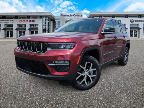 Used 2025 Jeep Grand Cherokee Limited RWD image 1