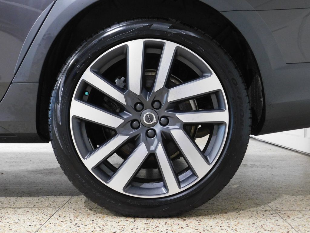 Used 2022 Volvo V90 B6 Cross Country AWD/4WD image 74
