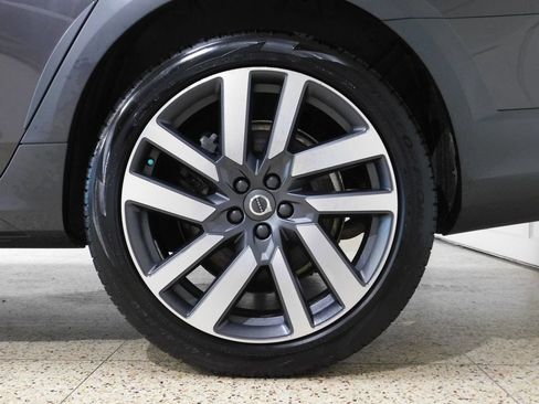 Used 2022 Volvo V90 B6 Cross Country AWD/4WD image 74