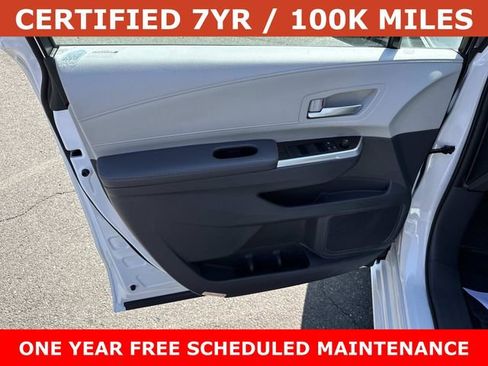 Used 2024 Toyota Sienna XLE w/ XLE Plus Package FWD image 13