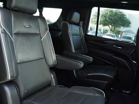 Used 2023 Cadillac Escalade ESV Premium Luxury w/ Performance Package AWD/4WD image 38
