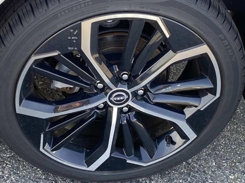 Used 2024 Nissan Altima 2.5 SR w/ SR Premium Package AWD/4WD image 28