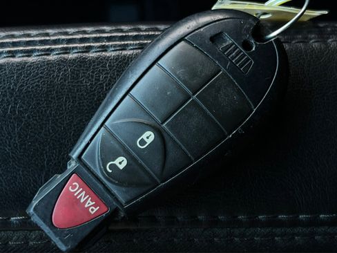 Used 2019 Dodge Grand Caravan SE w/ UConnect Hands-Free Group FWD image 35