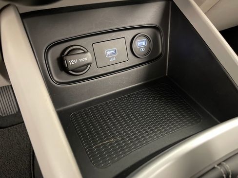Used 2020 Hyundai Venue SEL w/ Convenience Package FWD image 32