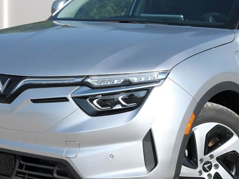 New 2025 VinFast VF 8 Eco AWD/4WD image 31