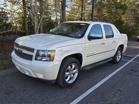 Used 2012 Chevrolet Avalanche LTZ image 14