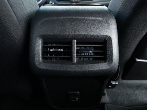 Used 2024 GMC Terrain SLE FWD image 30