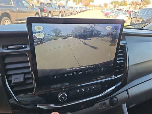 Used 2023 Ford Transit 350 XLT image 14