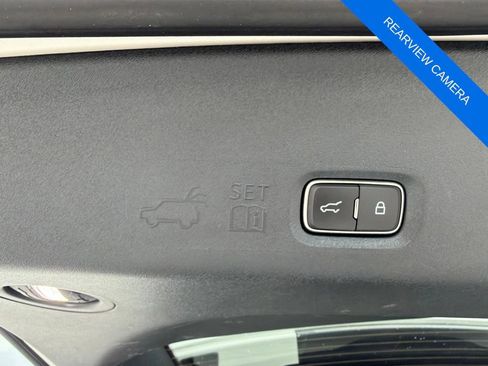 Used 2025 Ford Expedition Active AWD/4WD image 19