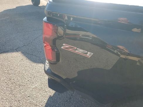 Used 2025 Chevrolet Colorado Z71 w/ Technology Package image 5