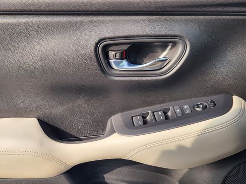 Used 2023 Honda HR-V LX image 24