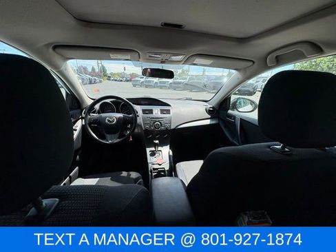Used 2012 MAZDA MAZDA3 i Touring FWD image 10