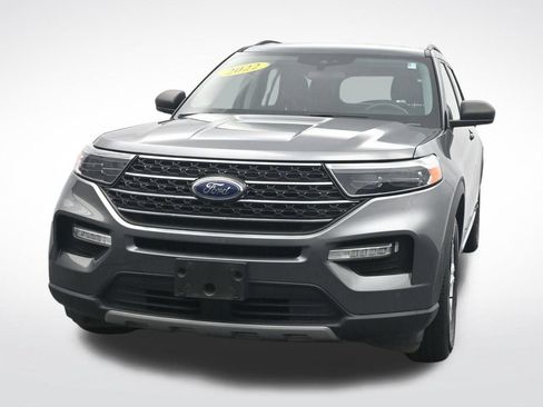 Used 2022 Ford Explorer XLT w/ Equipment Group 202A RWD image 2