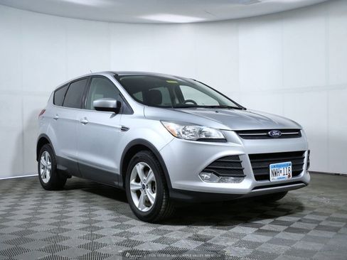 Used 2016 Ford Escape SE w/ SE Cold Weather Package image 1
