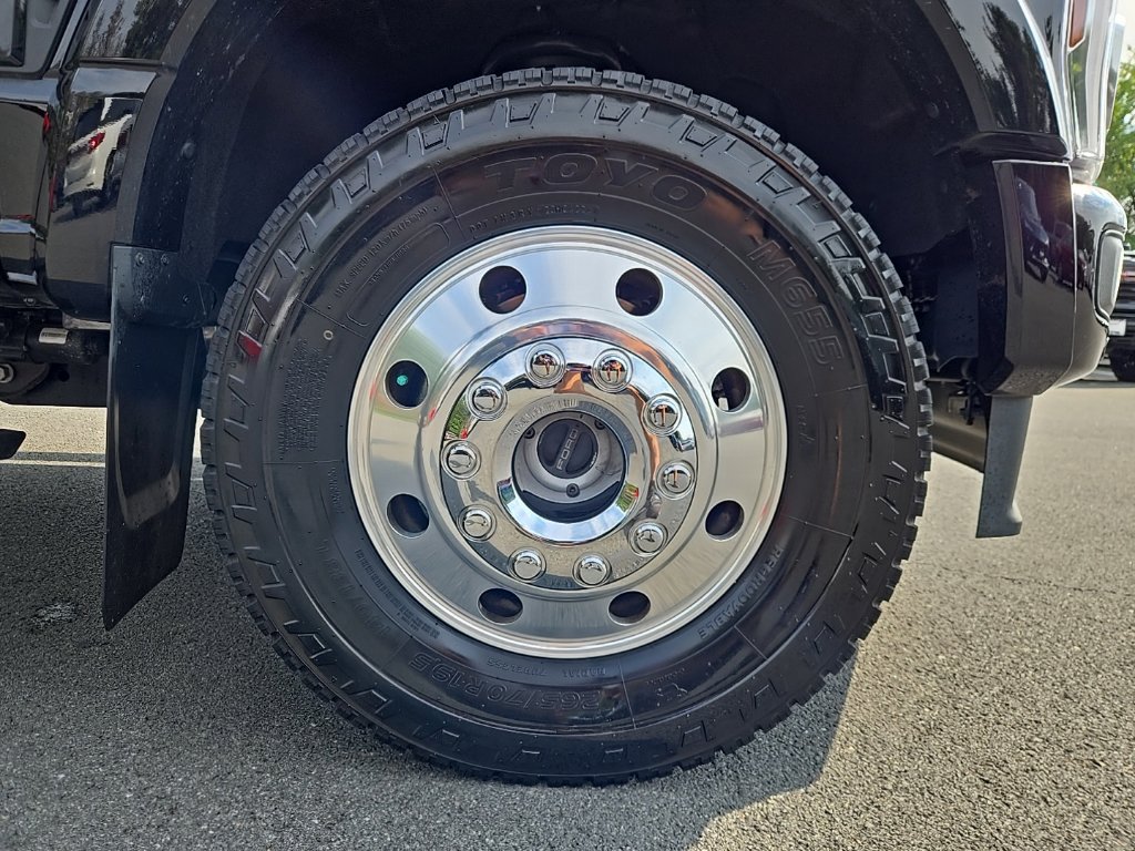 Used 2026 Ford F450 Platinum w/ FX4 Off-Road Package AWD/4WD image 9