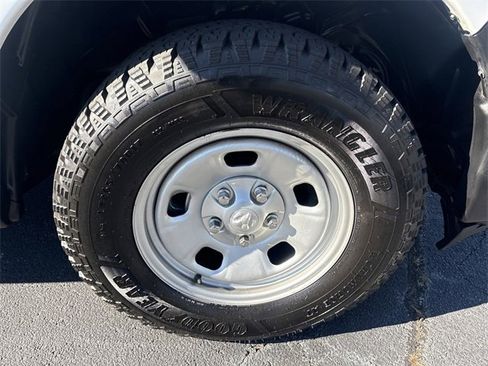 Used 2018 RAM 1500 4x4 Crew Cab w/ Protection Group image 19