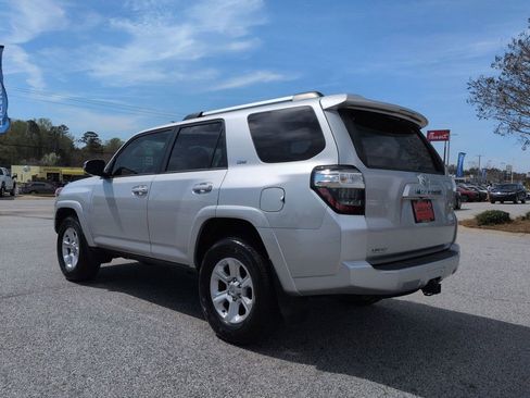 Used 2022 Toyota 4Runner SR5 Premium w/ Moonroof Package image 6