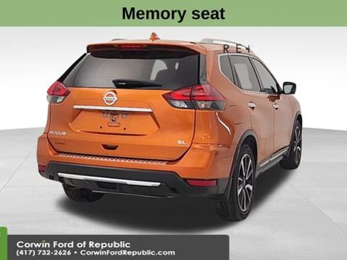 Used 2018 Nissan Rogue SL w/ Premium Package image 8