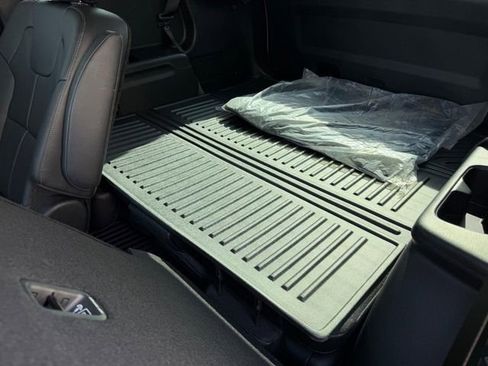 Used 2022 Kia Telluride EX w/ EX Premium Package image 8