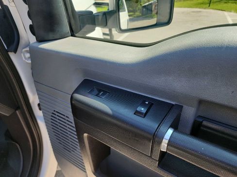 Used 2014 Ford F250 XL w/ Power Equipment Group image 29