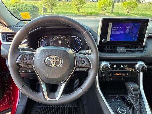 Used 2024 Toyota RAV4 XLE w/ Convenience Package image 15